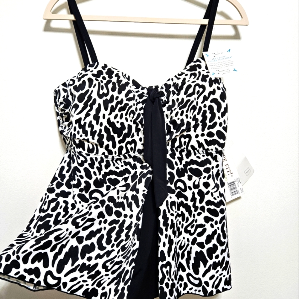 A Shore Fit! NWT Swim Tankini Top Plus Size 20W‎